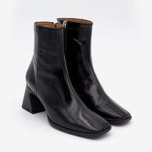 Cargar imagen en el visor de la galería, Botín Ángel Alarcón