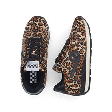 Cargar imagen en el visor de la galería, Deportiva NO NAME