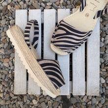 Cargar imagen en el visor de la galería, Albarca Pons Menorca