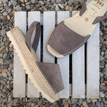 Cargar imagen en el visor de la galería, Albarca Pons Menorca