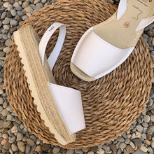 Cargar imagen en el visor de la galería, Albarca Pons Menorca