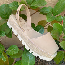 Cargar imagen en el visor de la galería, Albarca Pons Menorca