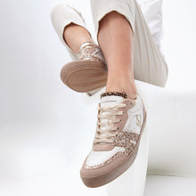 Cargar imagen en el visor de la galería, Deportiva Lola Casademunt