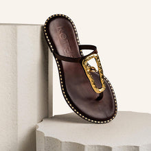 Cargar imagen en el visor de la galería, Sandalia marrón SS25