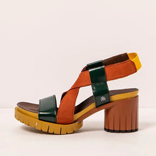 Cargar imagen en el visor de la galería, Sandalia art SS25