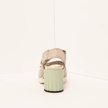 Cargar imagen en el visor de la galería, Sandalia art SS25