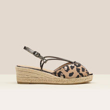 Cargar imagen en el visor de la galería, Alpargata Gaimo SS25