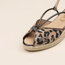 Cargar imagen en el visor de la galería, Alpargata Gaimo SS25