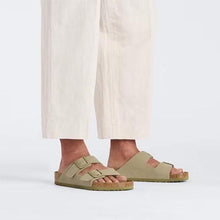 Cargar imagen en el visor de la galería, Sandalia Birkenstock