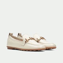 Cargar imagen en el visor de la galería, Mocasín Hispanitas SS25