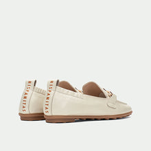 Cargar imagen en el visor de la galería, Mocasín Hispanitas SS25