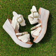 Cargar imagen en el visor de la galería, Sandalia AS98