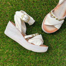 Cargar imagen en el visor de la galería, Sandalia AS98