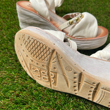 Cargar imagen en el visor de la galería, Sandalia AS98