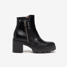 Cargar imagen en el visor de la galería, Botín Nero Giardini