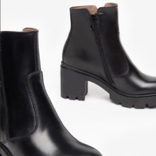 Cargar imagen en el visor de la galería, Botín Nero Giardini