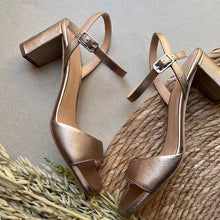 Cargar imagen en el visor de la galería, Sandalia Unisa