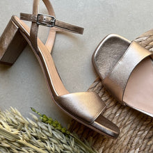 Cargar imagen en el visor de la galería, Sandalia Unisa