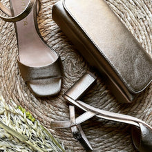 Cargar imagen en el visor de la galería, Sandalia Unisa