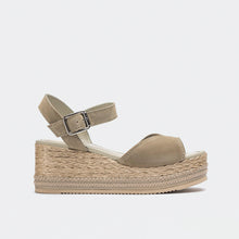 Cargar imagen en el visor de la galería, Sandalia Unisa SS25