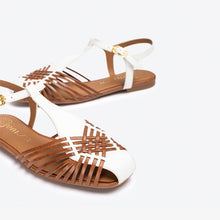 Cargar imagen en el visor de la galería, Sandalia Unisa SS25