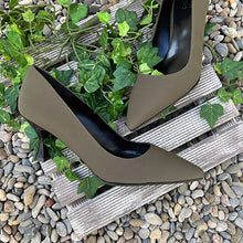 Cargar imagen en el visor de la galería, Stiletto Itse