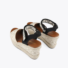 Cargar imagen en el visor de la galería, Sandalia LC
