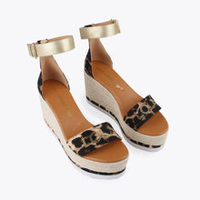 Cargar imagen en el visor de la galería, Sandalia LC