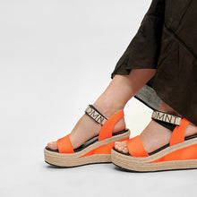 Cargar imagen en el visor de la galería, Sandalia LC