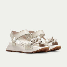 Cargar imagen en el visor de la galería, Sandalia Hispanitas - NEW IN