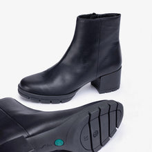 Cargar imagen en el visor de la galería, Botín Unisa