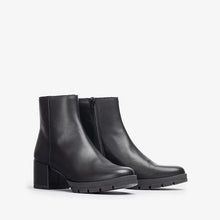 Cargar imagen en el visor de la galería, Botín Unisa