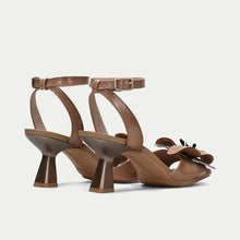 Cargar imagen en el visor de la galería, Sandalia Hispanitas