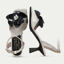 Cargar imagen en el visor de la galería, Sandalia Hispanitas