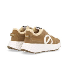 Cargar imagen en el visor de la galería, Deportiva NO NAME