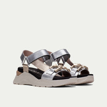 Cargar imagen en el visor de la galería, Sandalia casual Hispanitas