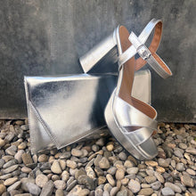 Cargar imagen en el visor de la galería, Sandalia Itse