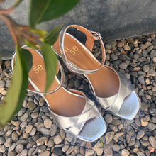 Cargar imagen en el visor de la galería, Sandalia Itse