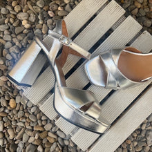 Cargar imagen en el visor de la galería, Sandalia Itse