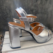 Cargar imagen en el visor de la galería, Sandalia Itse