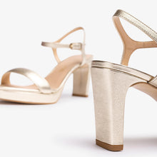 Cargar imagen en el visor de la galería, Sandalia Unisa