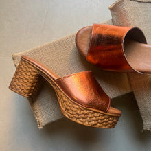 Cargar imagen en el visor de la galería, Zueco Itse