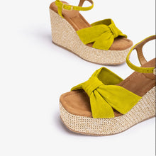 Cargar imagen en el visor de la galería, Sandalia Unisa