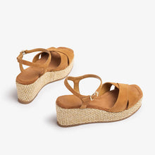 Cargar imagen en el visor de la galería, Sandalia Unisa