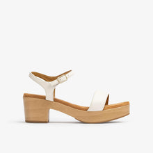 Cargar imagen en el visor de la galería, Sandalia Unisa