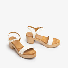 Cargar imagen en el visor de la galería, Sandalia Unisa