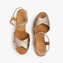 Cargar imagen en el visor de la galería, Sandalia Unisa