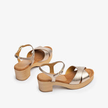 Cargar imagen en el visor de la galería, Sandalia Unisa
