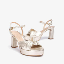 Cargar imagen en el visor de la galería, Sandalia Unisa - NEW IN