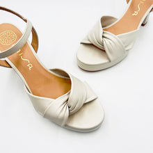 Cargar imagen en el visor de la galería, Sandalia Unisa